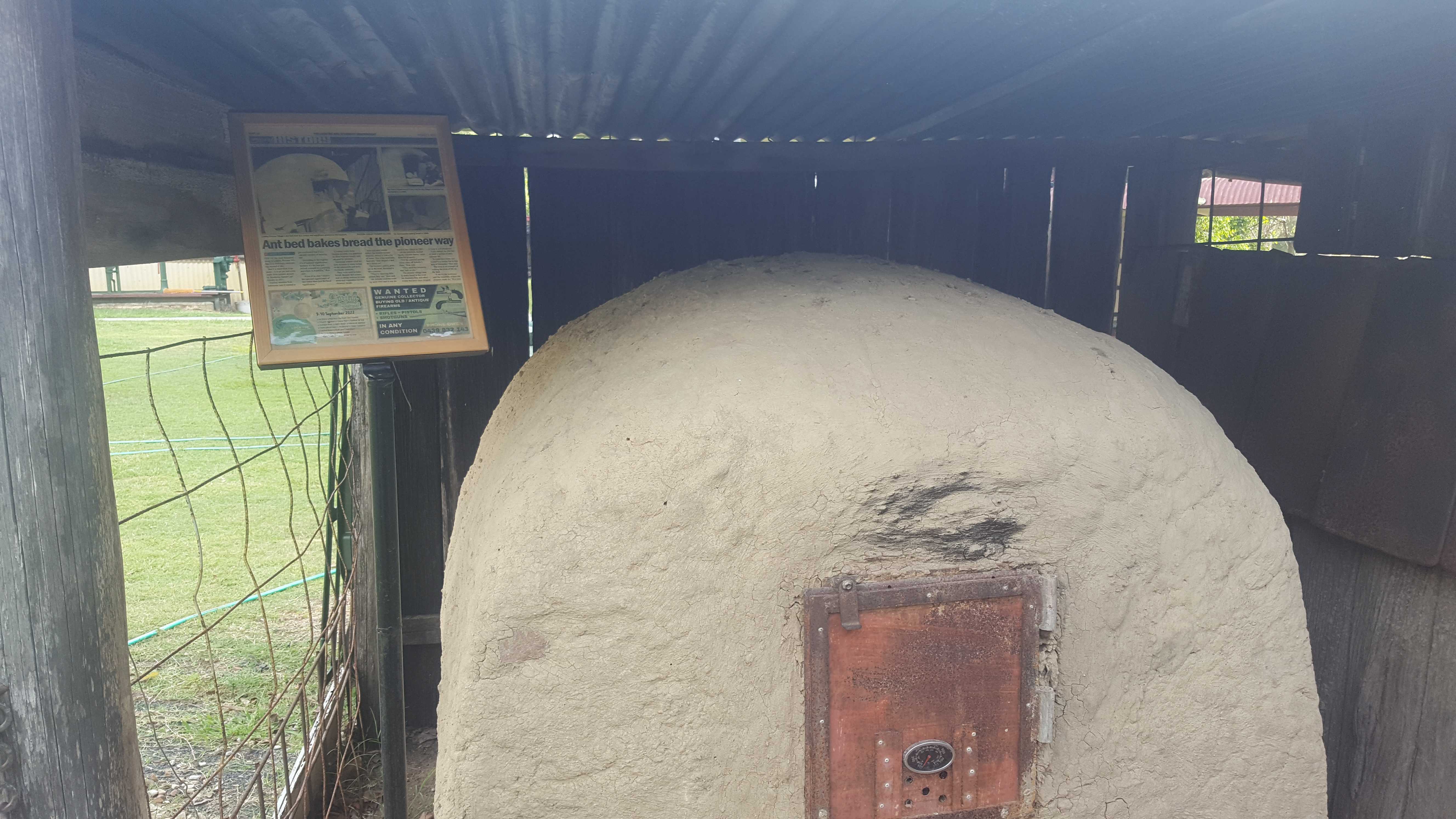Ant Bed Clay Baker's Oven